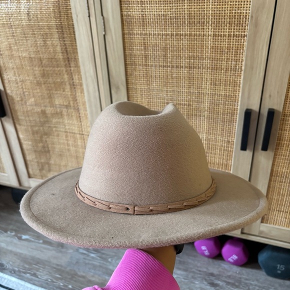 Stylish Tan Fedora Hat - Picture 3 of 6